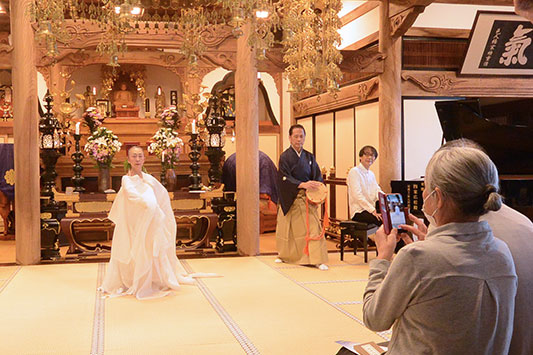 ���c���ɂ�