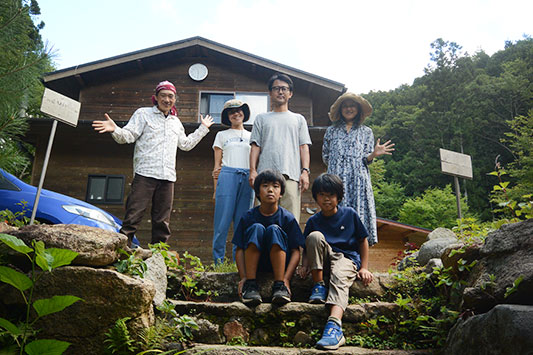 �h�c�Ƃ̐l�X��