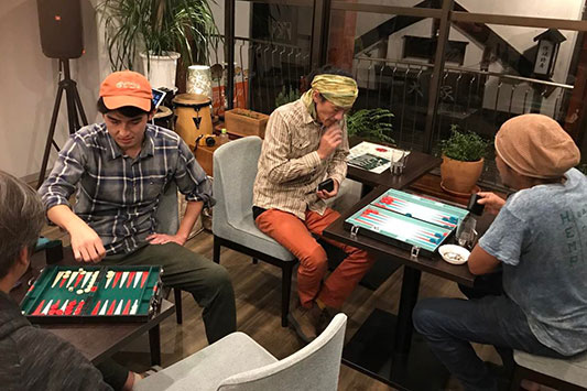 �o�b�N�M���������