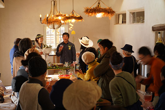 �T�v���C�Y�p�[�e�B