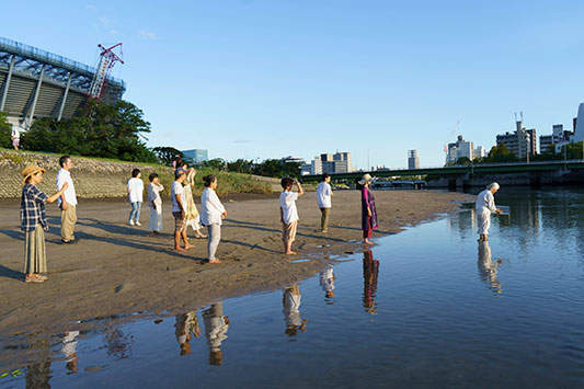 ���c��Ɍ���