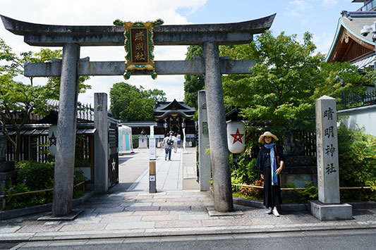 �����_��