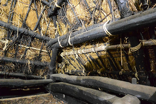 �������