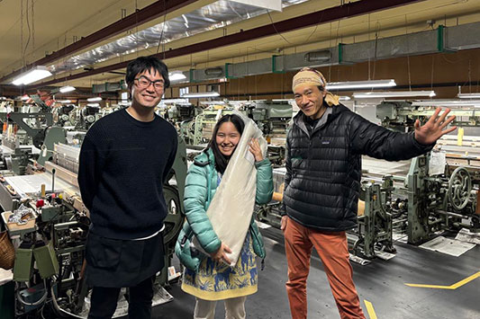 ����@�Ə�ɂ�