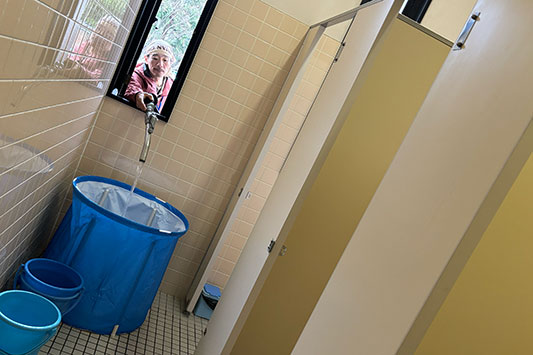 ���A���A��