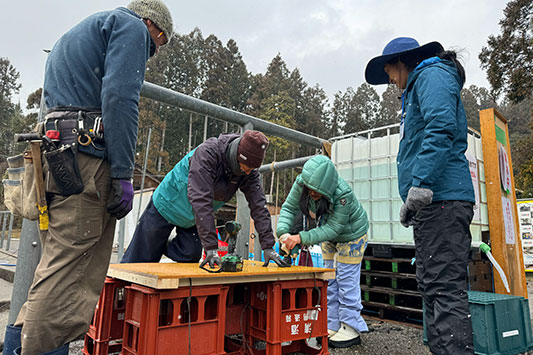 ���A���A��