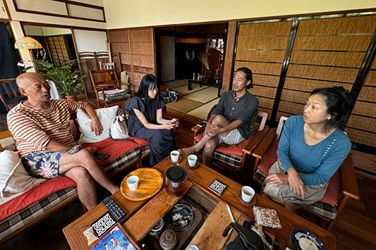 �q���}���n�E�X�ɂ�