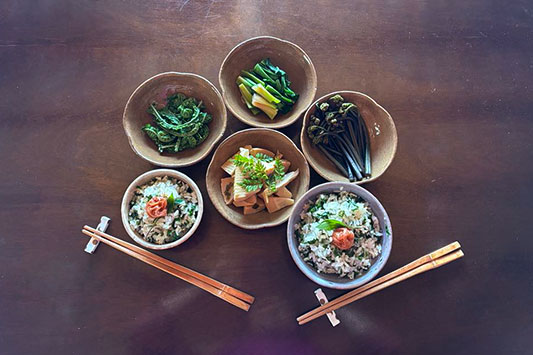 �R�؂�������̐H��