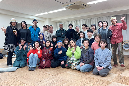 ��ƕ�炷����݂̃N���X���I�t�B�X��̗�